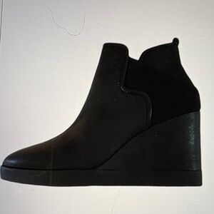 Donald J Pliner Luluu Black Leather Wedge Ankle Boots 9.5